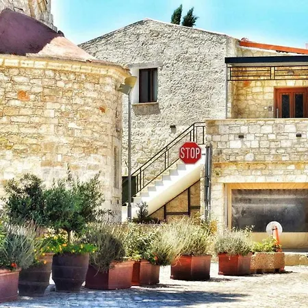 C & A - Athos Kathikas