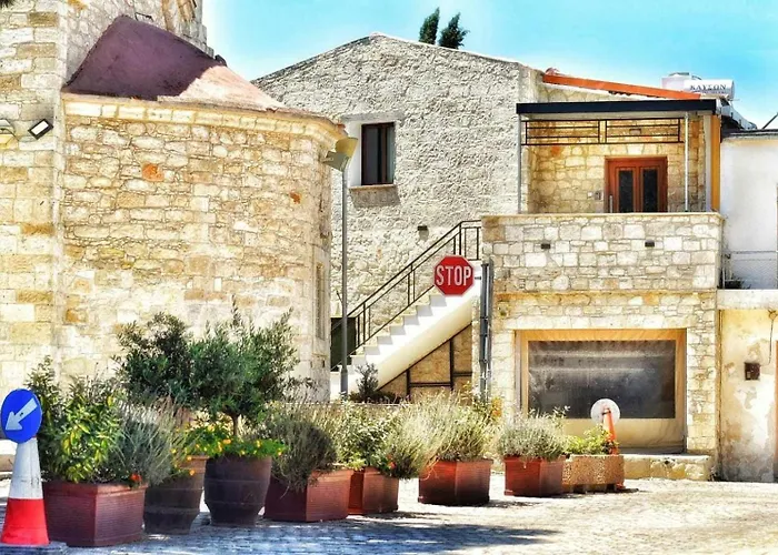 C & A - Athos Kathikas